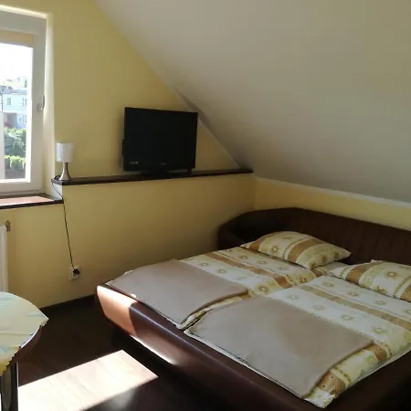 Privatunterkunft Ega *